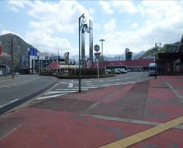 越後湯沢駅東口付近の写真